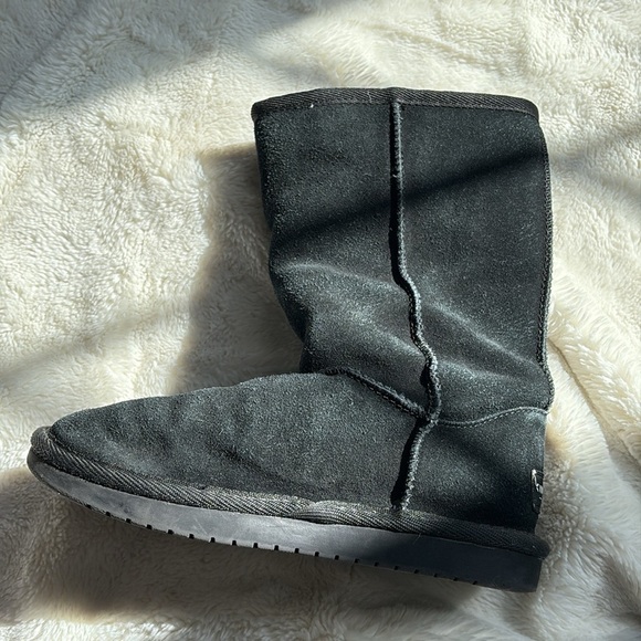 Koolaburra by UGG Kids Bow Boots – Size 2 | Black Suede | Cozy Winter Style | - Picture 7 of 9